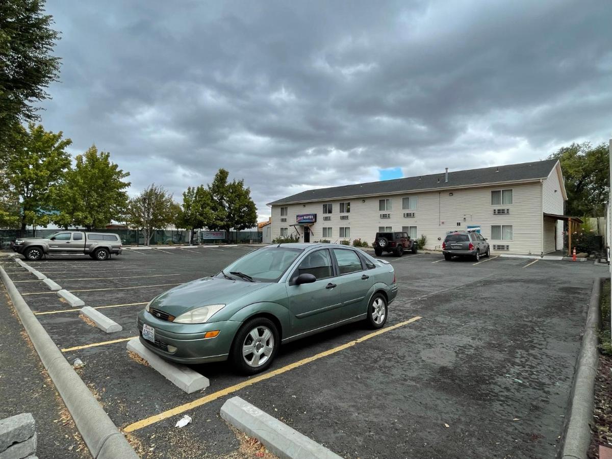 Rainbow Motel Bend Exterior photo